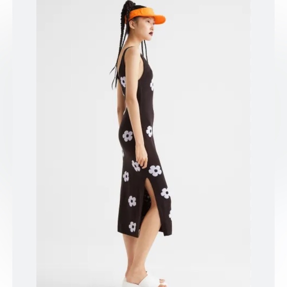 H&M Black Dress with White Floral Pattern - Picture 7 of 7